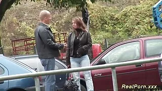 Ariana Van mtur porno vuole vrea să se fută și cheamă un tip.