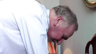 Dulce mature trio xxx roșcată Angelina masturbates.