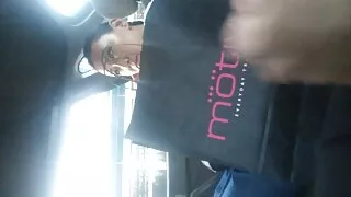 Dracu mature păroase ' vecinul cu un vibrator și linge pasarica ei.