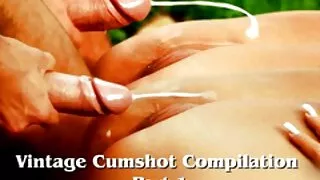 O curvă cu părul negru din Ucraina pizde mature sex se fute cu negrii și se ajută cu un vibrator.