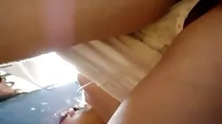 Își freacă penisul cu pantaloni sex gratis mature scurți, își umple gura cu esperma.