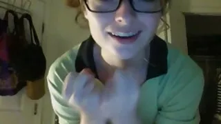 A răspândit o blondă pentru sex mature blonde sex în mijlocul pădurii.