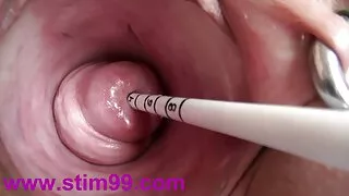 Bruneta își întoarce fundul și sex cu femei mature își lucrează păsărica într-un casting porno.